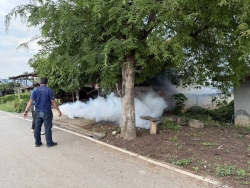 ดำเนินการควบคุมโรคไข้เลือดออก บ้านใหม่เจริญราษฎร์ ม.4